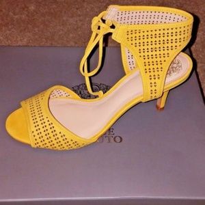 Vince Camuto Kanara Amarelo W. Nubuck Sanadals 7 M